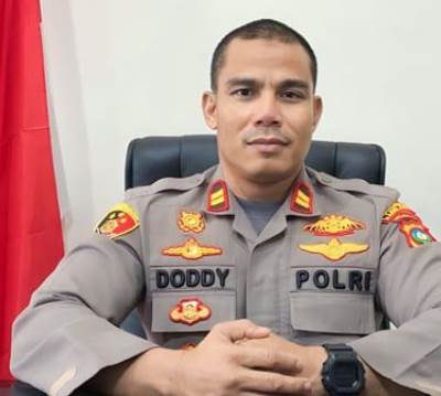 Photo : Kapolsek Bengkong, Iptu Doddy Basyir, menyampaikan kepada Masyarakat Bengkong dan Sekitarnya yang hendak Mudik, Polsek Bengkong buka Layanan Penitipan Kenderaan Gratis mulai tgl.25 Maret-08 April 2025 - (r/Wati Sgn)