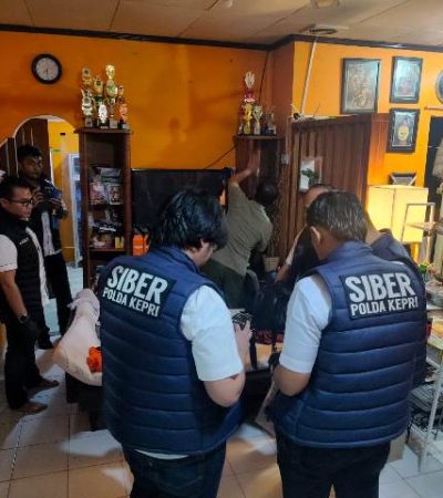 Photo : Ditreskrimsus Polda Kepri, Lakukan penggeledahan dugaan tindak pidana korupsi revitalisasi kolam Dermaga Utara Pelabuhan Batu Ampar, Rabu (19/03/25) - (r/Wati Sgn)