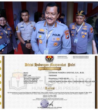Foto : Kabidhumas Polda Kepri, Kombes.Pol. Zahwani Pandra Arsyad, S.H., M.Si., Raih penghargaan Peserta Terbaik Dalam Pelatihan Media Handling di Rakernis Humas Polri Tahun Anggaran 2025, bertempat di Akademi Kepolisian (AKPOL) Semarang, Jawa Tengah - (r/Wati Sgn)
